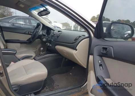 2011 Kia Forte Ex z USA, uszkodzony, nr VIN KNAFU4A28B5442825